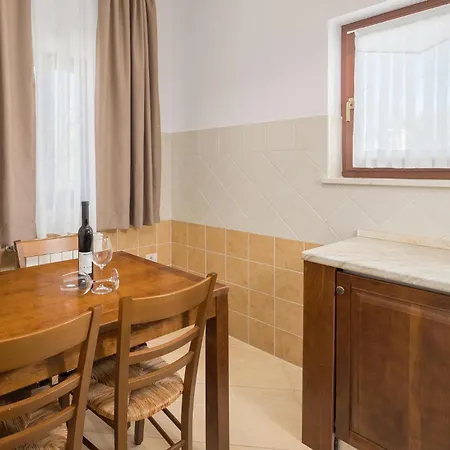 Hébergement de vacances 4 Bedroom In Buje