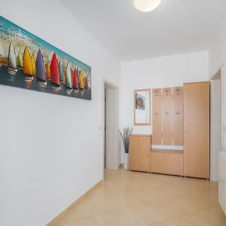 4 Bedroom In * Buje