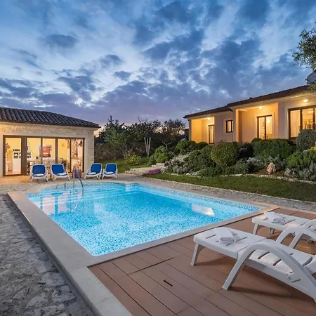 Luxurious In بيت للعطل بوجي