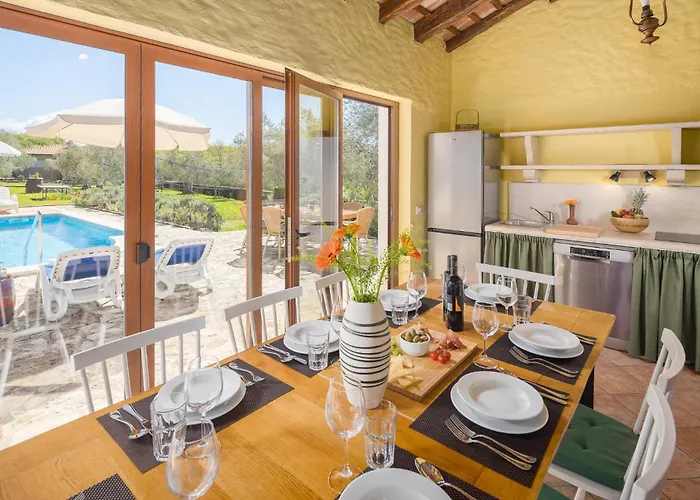 4 Bedroom In *