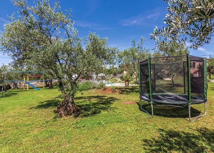 4 Bedroom In Holiday home *