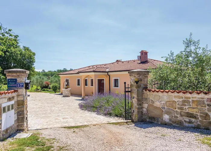 4 Bedroom In * Buje