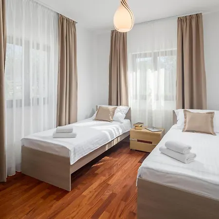 Luxurious In * Buje