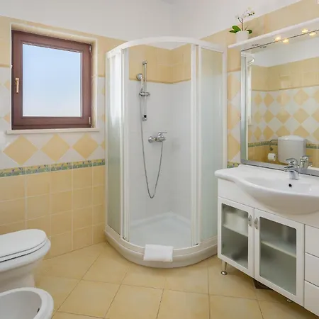 Luxurious In * Buje