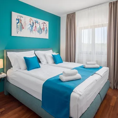 4 Bedroom In *