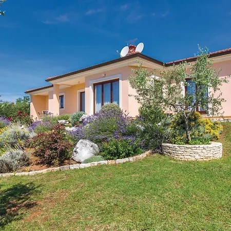 4 Bedroom In *