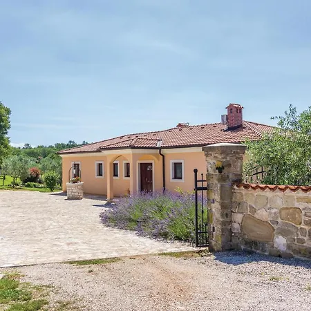 4 Bedroom In * Buje